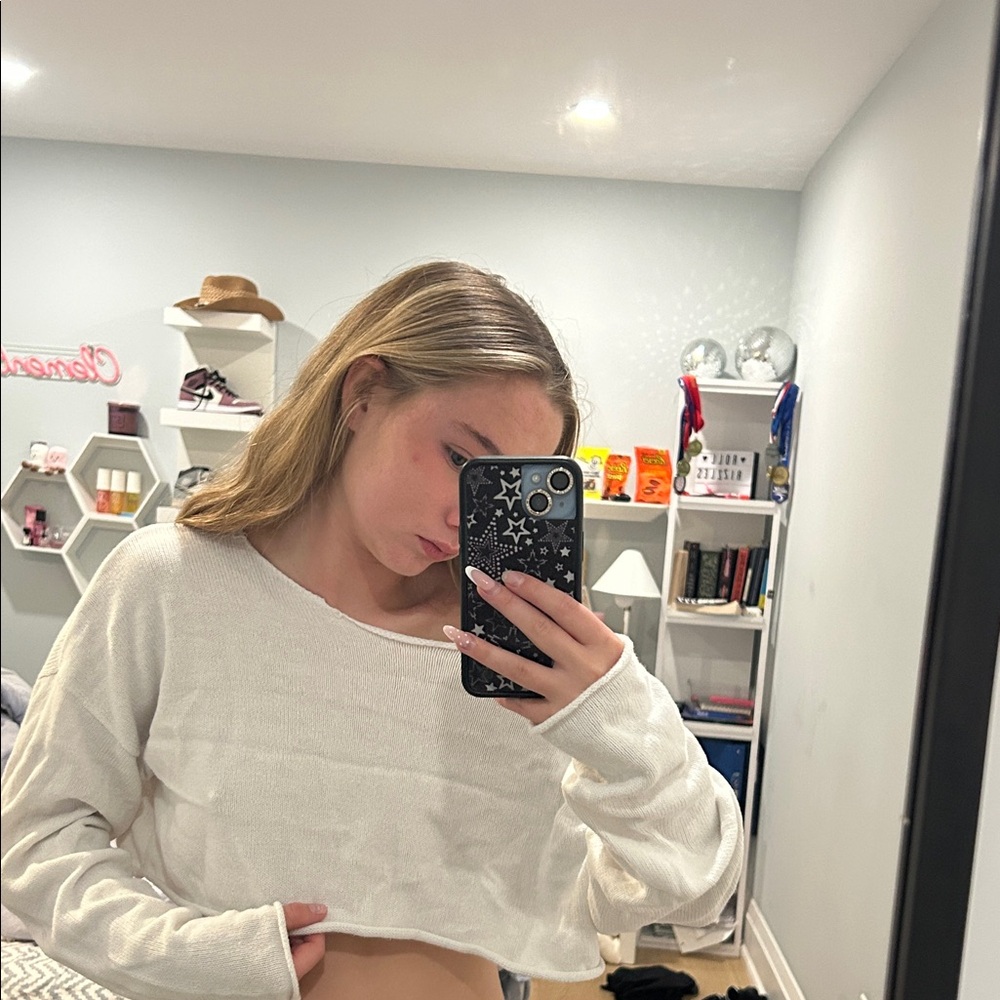 Edikted Off-White Cropped Top